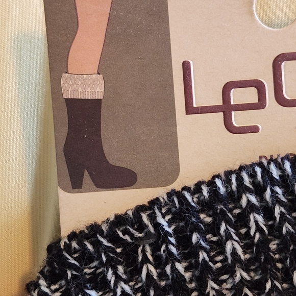 LeGale Boot Topper, One pair rugged wear,  black and white, 100 % Acrylic NEW - Picture 2 of 5